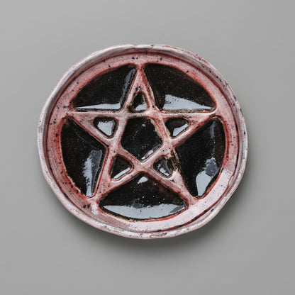 Pentagram Rituals Ceramic Dish – Grounded Protection In Clay, Ø14×2 cm by Red Raven Pottery