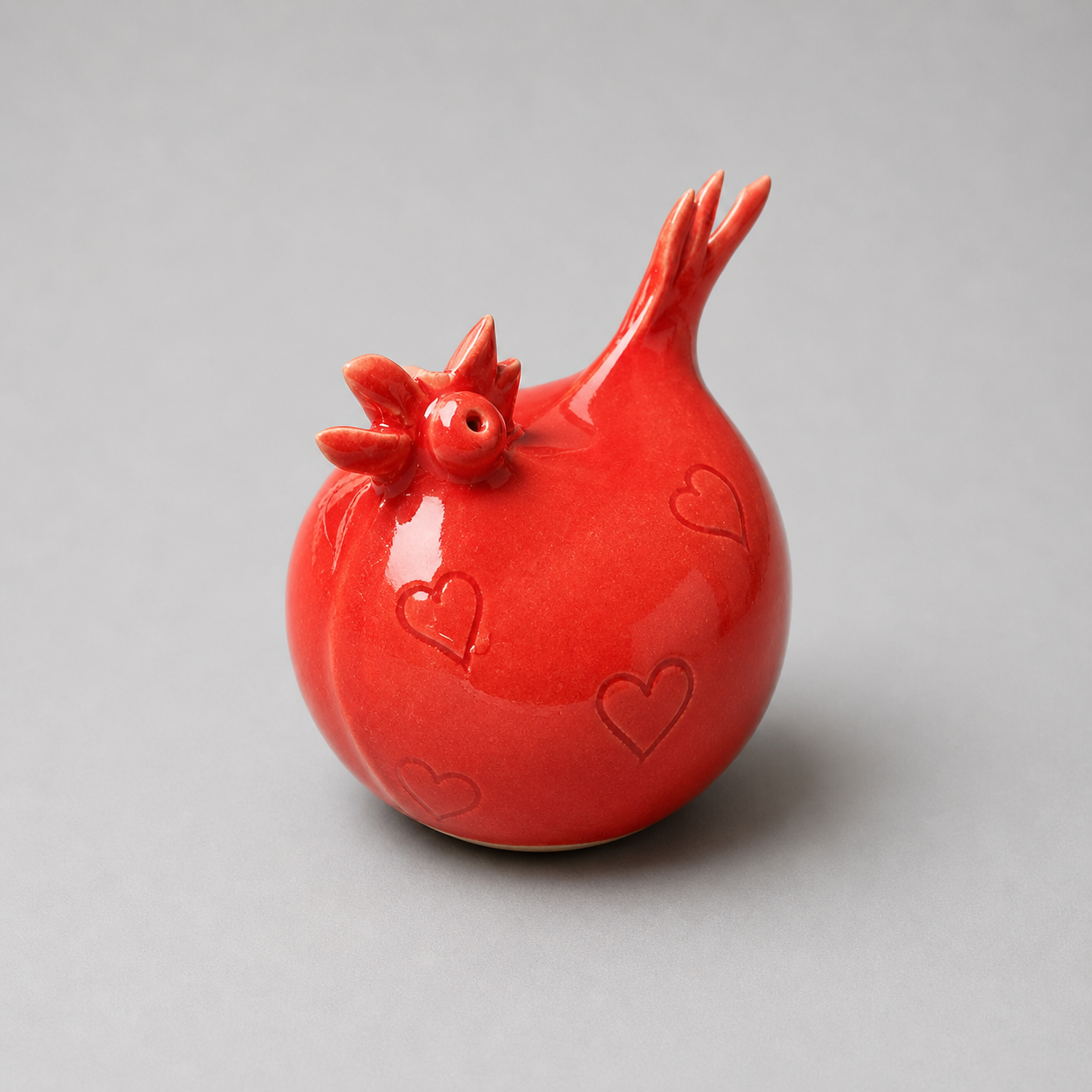 Perched Chicken Ceramic Figurine – Curious Farmyard Spirit, Ø7×10 cm by Red Raven Pottery