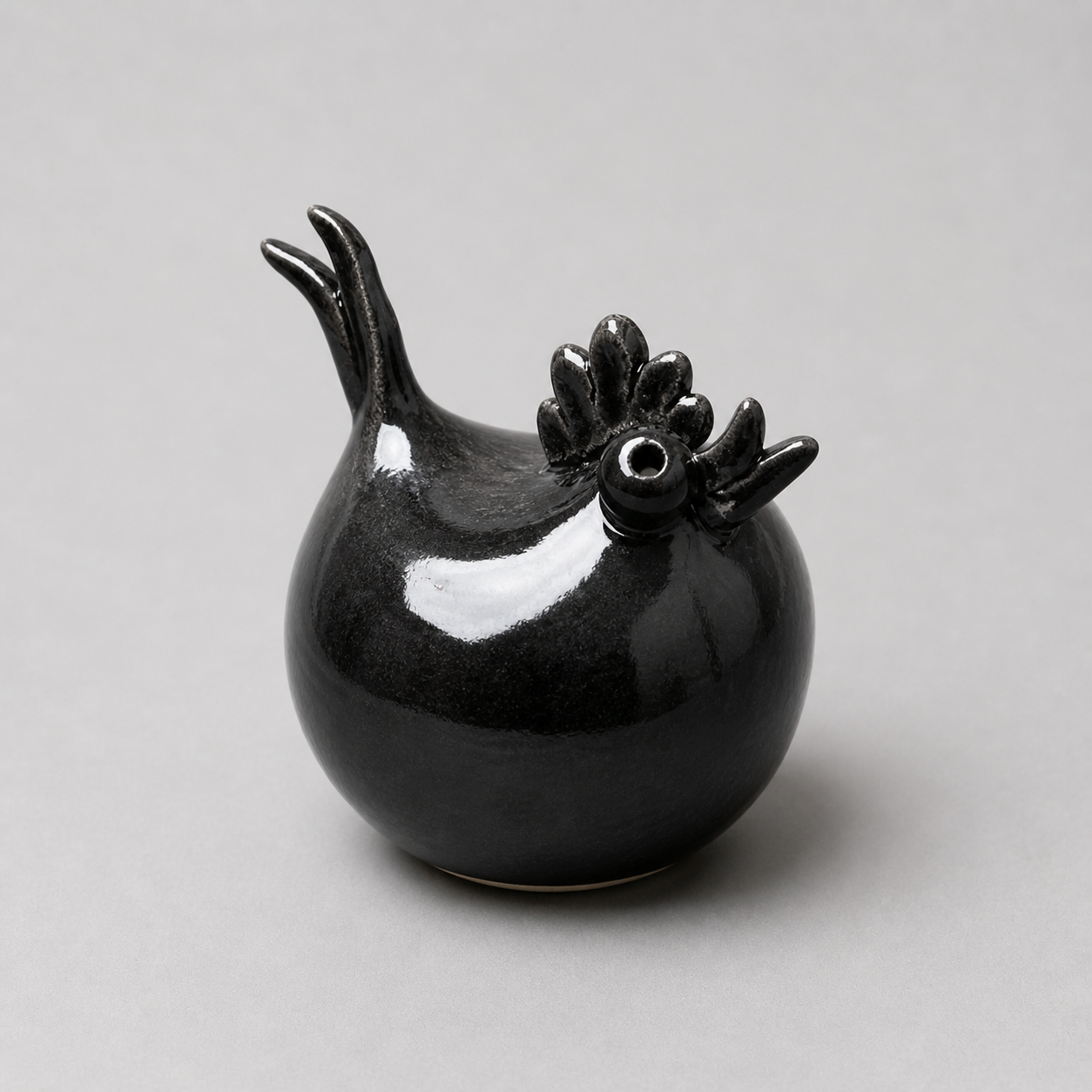 Perched Chicken Ceramic Figurine – Curious Farmyard Spirit, Ø7×10 cm by Red Raven Pottery