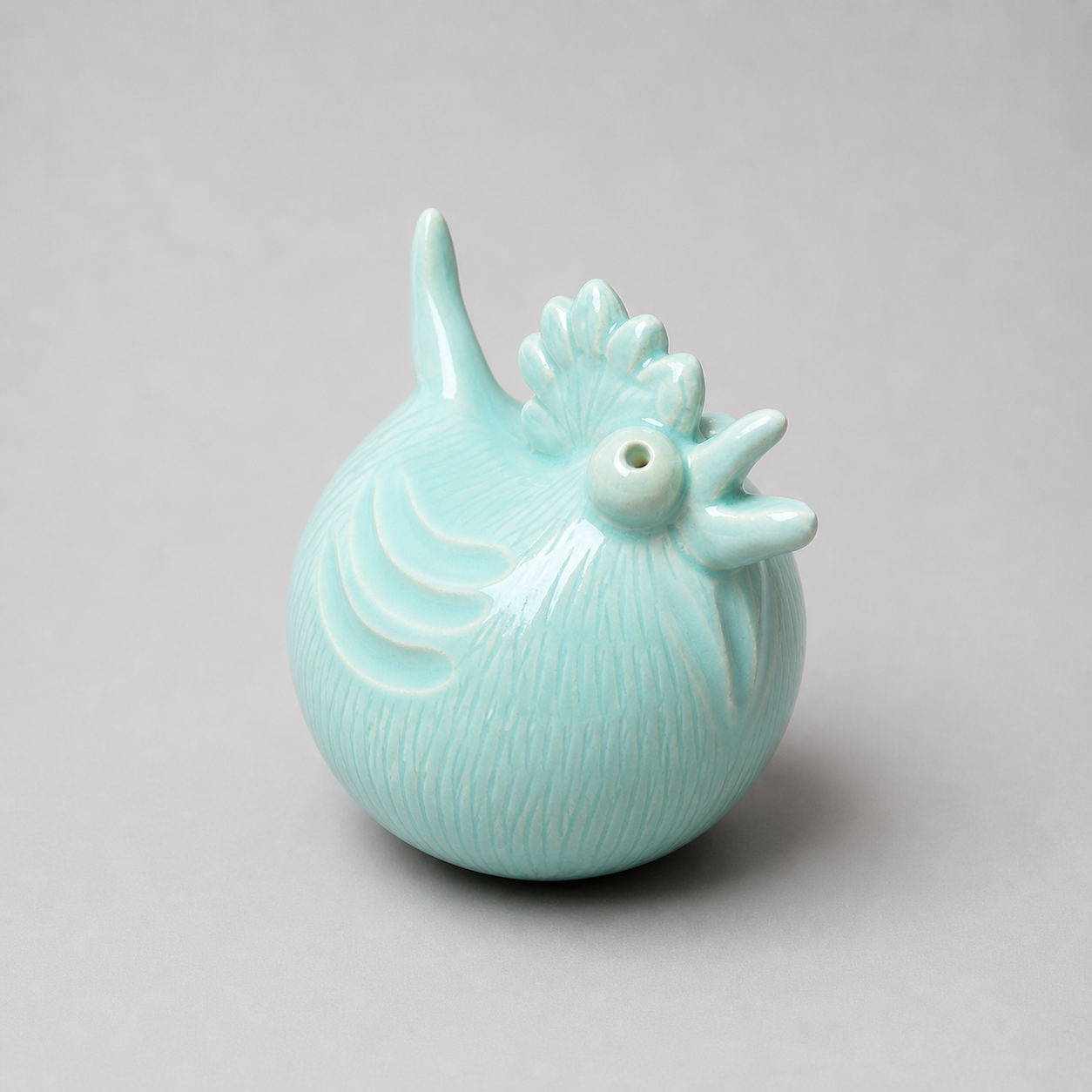 Perched Chicken Ceramic Figurine – Curious Farmyard Spirit, Ø7×10 cm by Red Raven Pottery