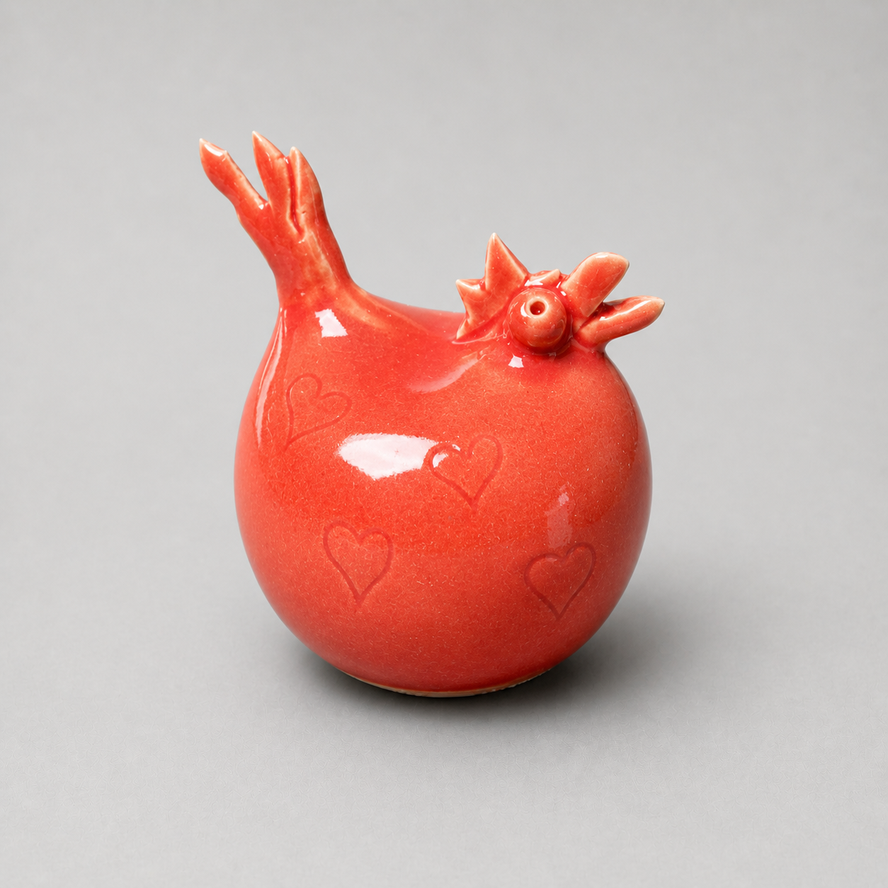 Perched Chicken Ceramic Figurine – Curious Farmyard Spirit, Ø7×10 cm by Red Raven Pottery