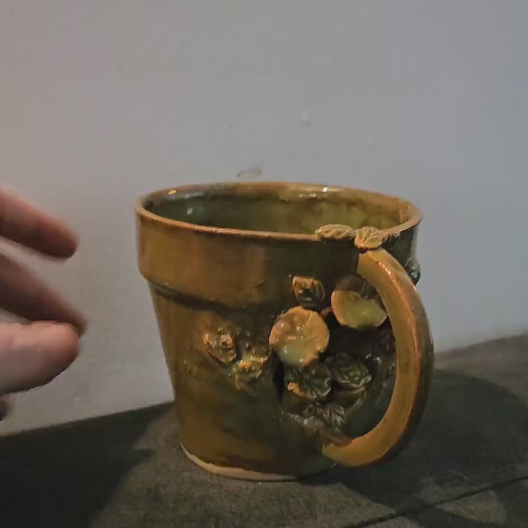 Forestbound Ceramic Tea Mug – Moss-Green Woodland Ritual, Ø9.5×10 cm by Red Raven Pottery
