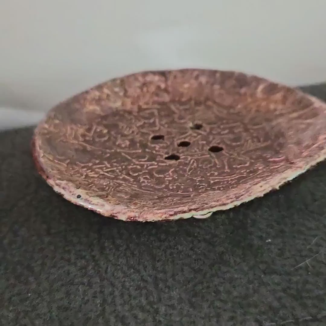 Graveyard Reverie Round Soap Dish – Gothic Ceramic Resting Place, Ø9 cm