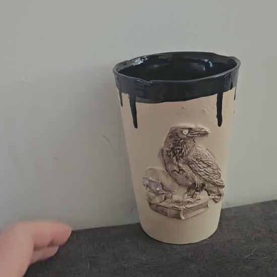 Raven Stories Tumbler – Nevermore Ceramic Vessel, Ø8×12 cm