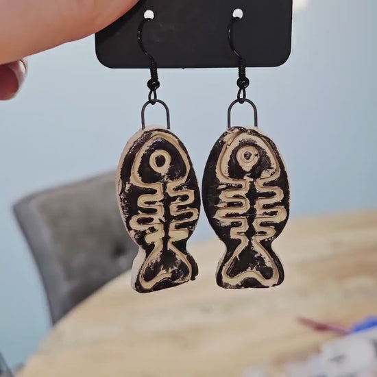 Tidal Relic Fishbone Earrings – Handmade Eerie Charms, 4×2 cm by Red Raven Pottery
