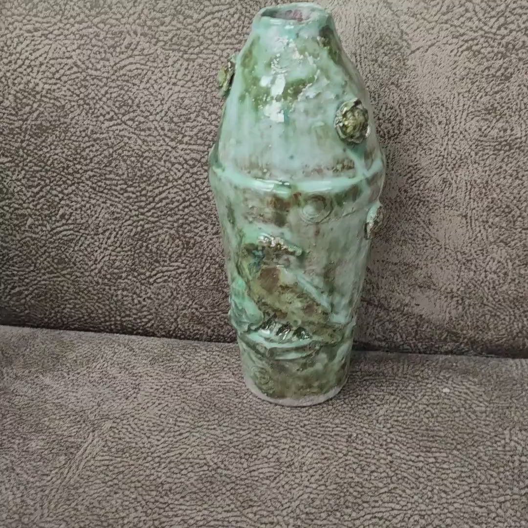Verdant Perch Ceramic Vase – Embossed Bird in Rustic Green, Ø9×20.5 cm by Red Raven Pottery