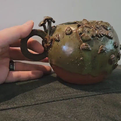 Forest Oracle Ceramic Tea Mug – Moss-Green Ritual Vessel, Ø9.5×11 cm by Red Raven Pottery