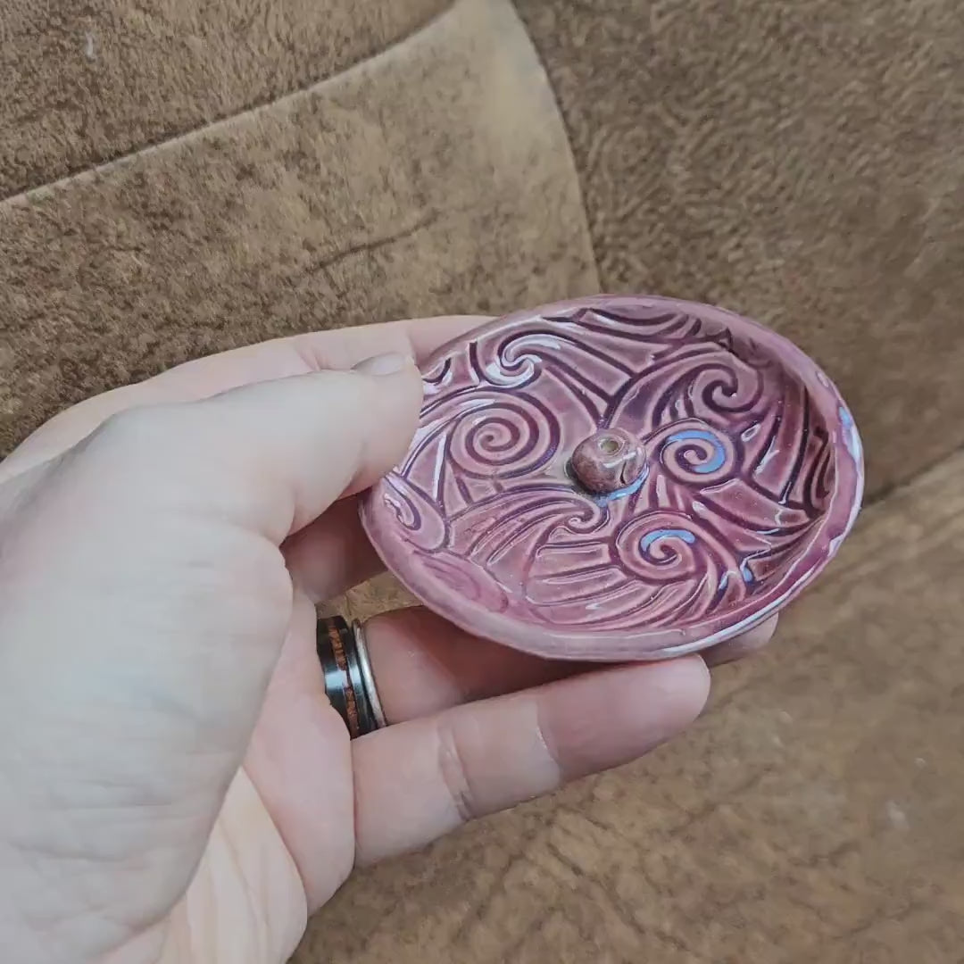 Violet Wave Ceramic Incense Holder – Tide-Quiet Ritual Vessel, Ø8 cm by Red Raven Pottery