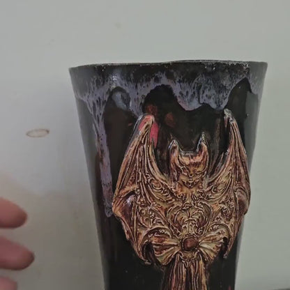 Nocturnal Bat Tumbler – Gothic Ritual Ceramic Vessel, Ø8×12 cm
