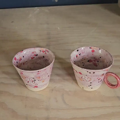 2 espresso kopjes met skelet eenhoorn en pentagram