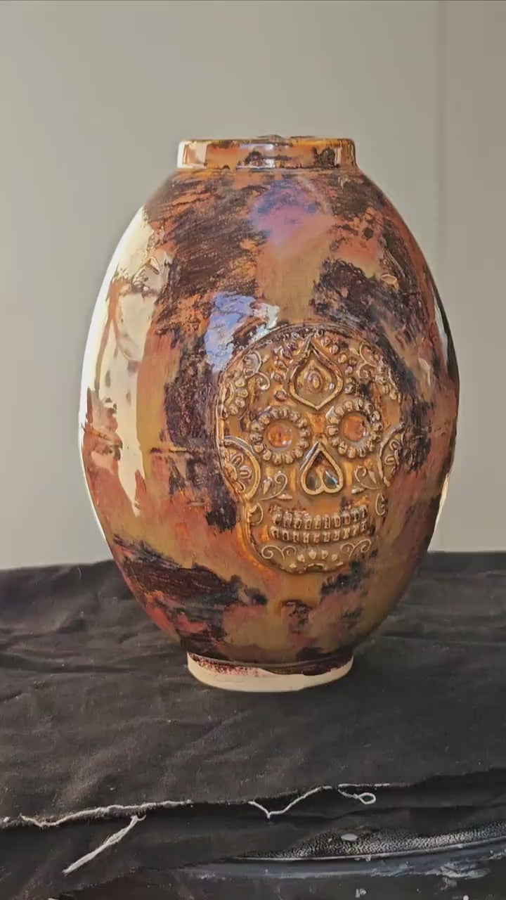 SKULL vase Life on Mars