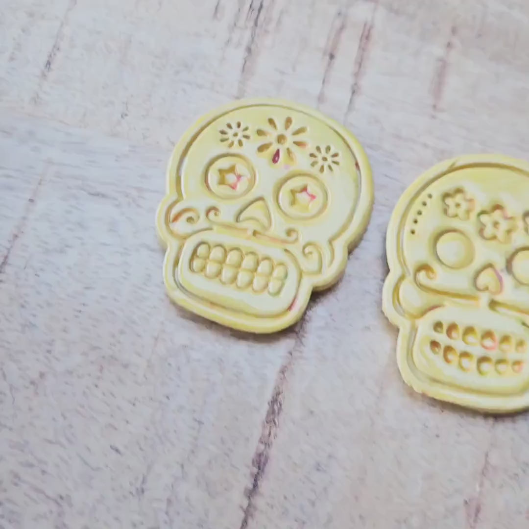 Golden Calavera Magnet – Sugar Skull Ornament, 4.5×5.5 cm, various designs by Red Raven Pottery