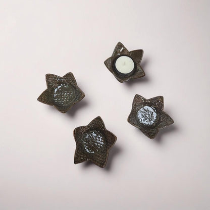 Quiet Christmas Star Ceramic Tealight Holder – Minimal Light Form, Ø8×2.5 cm by Red Raven Pottery