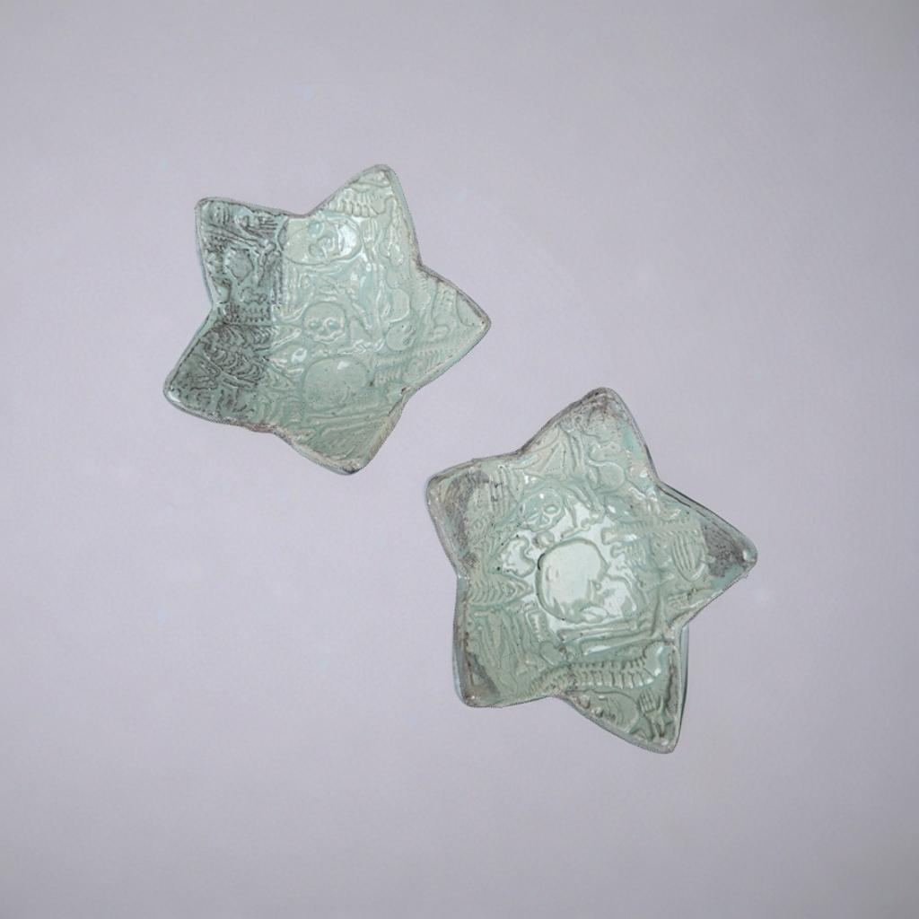 Quiet Remains Ceramic Tealight Holder – Memento Light Form, Ø8×2.5 cm by Red Raven Pottery