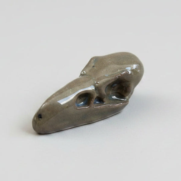 Raven Skull Pocket Talisman – Ceramic Relic of Dark Wisdom, 5×2×1.5 cm by Red Raven Pottery