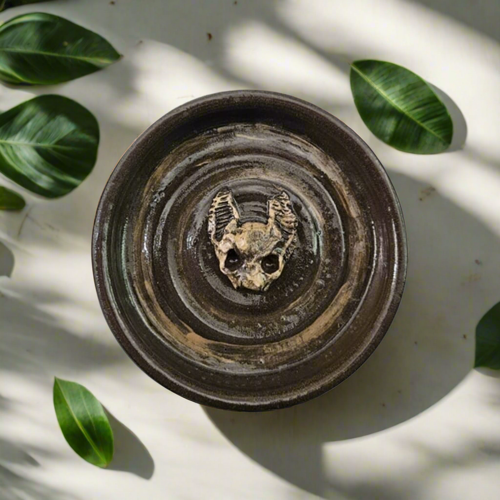 Ritual Ceramic Bat Dish – Guardian of Midnight Treasures, Ø14 ×1.5 cm by Red Raven Pottery