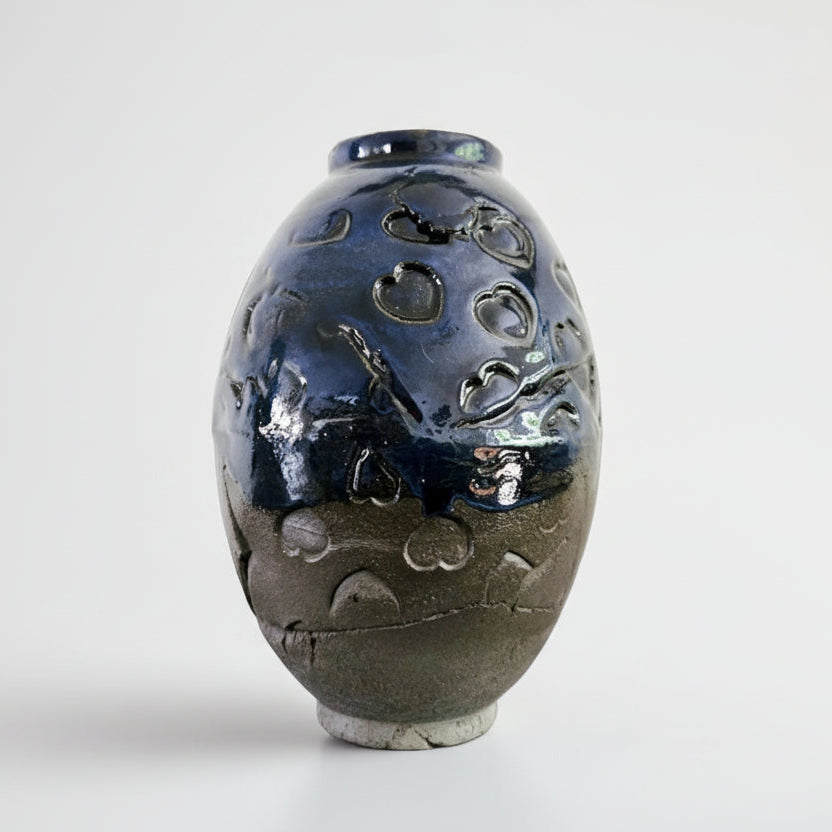Romance Blossom Ceramic Vase – Soulful Sentiment Vessel, Ø 11 × 17 cm by Red Raven Pottery