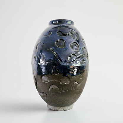 Romance Blossom Ceramic Vase – Soulful Sentiment Vessel, Ø 11 × 17 cm by Red Raven Pottery
