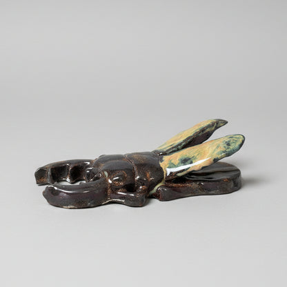 Scarab Beetle Ceramic Paperweight – Sunward Raised Wings, 14×7.5×3.5 cm by Red Raven Pottery