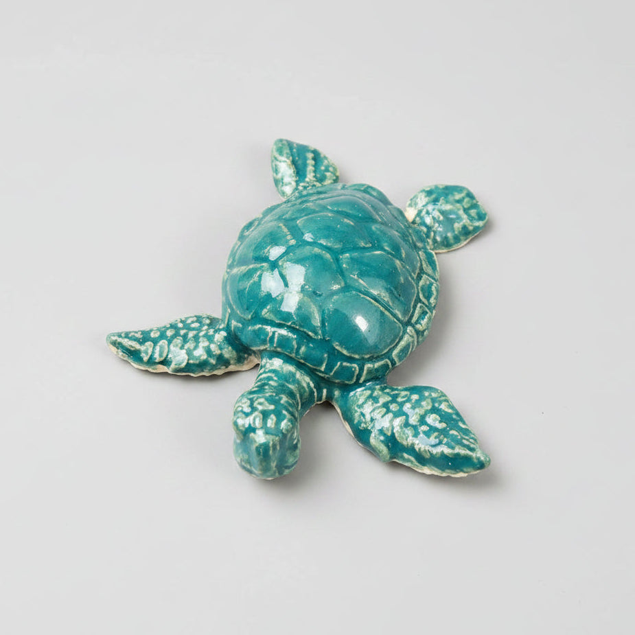 Sea Turtle Ceramic Figurine – Small Guardian Trinket, 5.5×5.5×1.5 cm by Red Raven Pottery