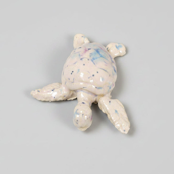 Sea Turtle Ceramic Figurine – Small Guardian Trinket, 5.5×5.5×1.5 cm by Red Raven Pottery