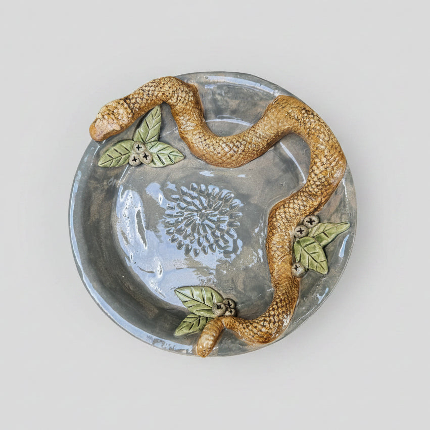 Serpent's Watch Ceramic Dish – Guardian of Curious Treasures, Ø22 × 3 cm by Red Raven Pottery