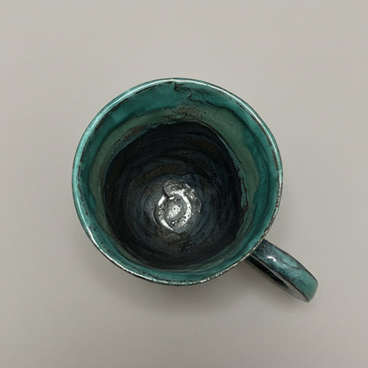 Shadow Grove Skull Ceramic Coffee Cup – Quiet Memento Of The Wild, Ø7×8 cm by Red Raven Pottery