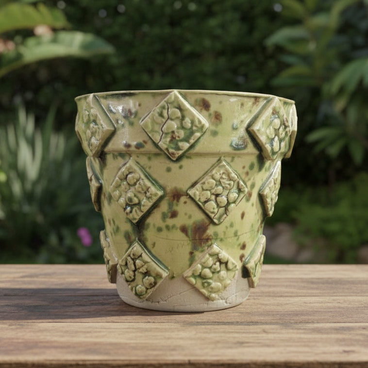 Skull Hive Ceramic Planter – Ritual Vessel For Living Green, Ø 10 × 9 cm by Red Raven Pottery