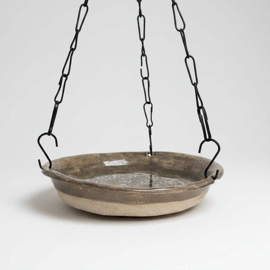 Skull Legion Ceramic Bird Feeder – Offering for Winged Visitors, Ø20 × 3 cm by Red Raven Pottery