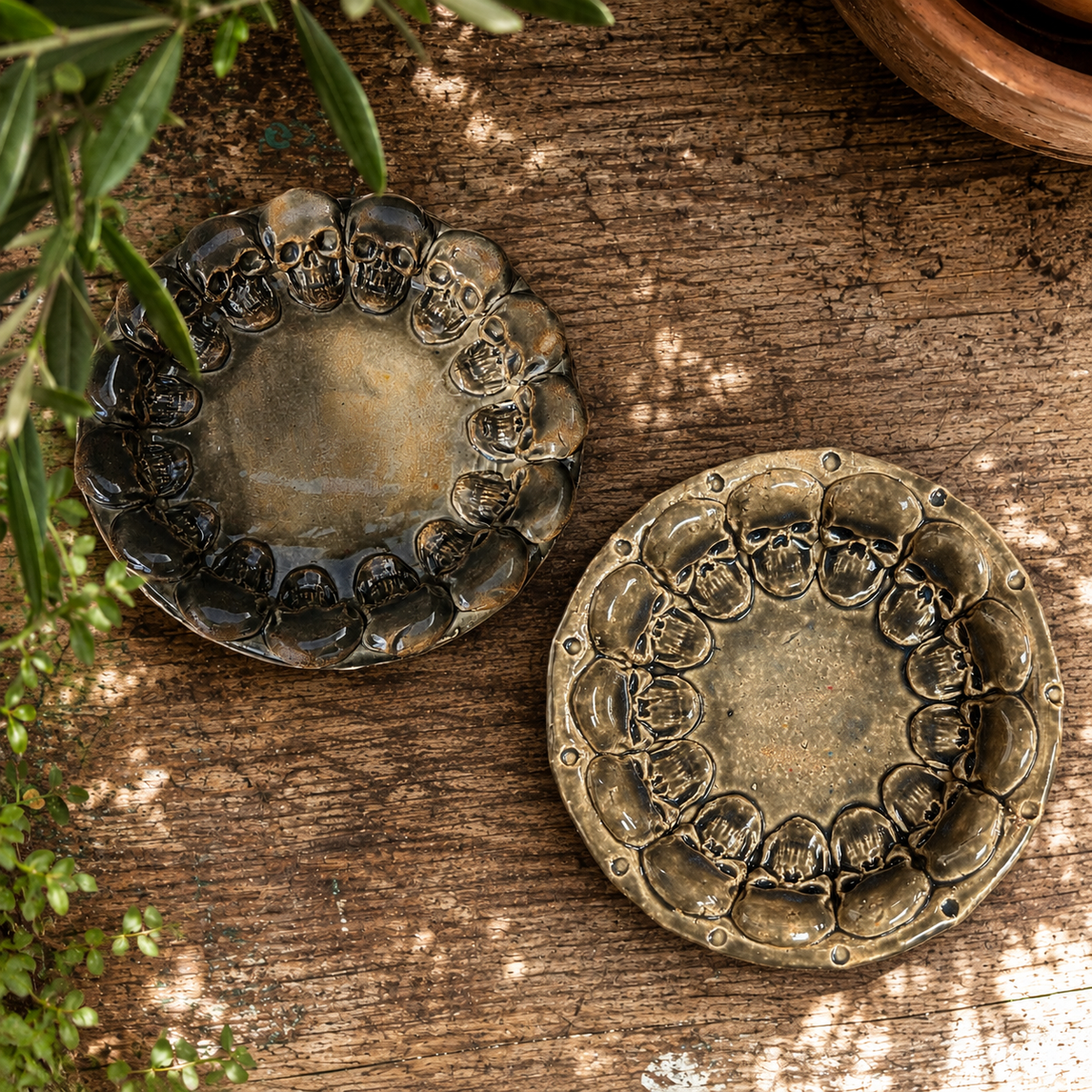 Skull Legion Handmade Ceramic DIsh – Circle of Dark Secrets, Ø15 × 2 cm by Red Raven Pottery