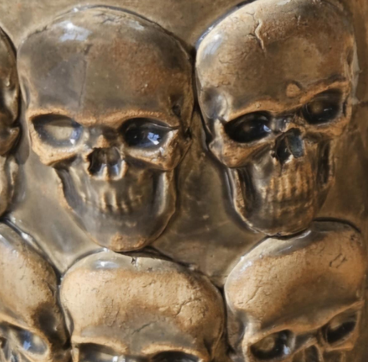 Skull Legion Ceramic Mug – Forged in Shadow, Ø8.5×10 cm by Red Raven Pottery