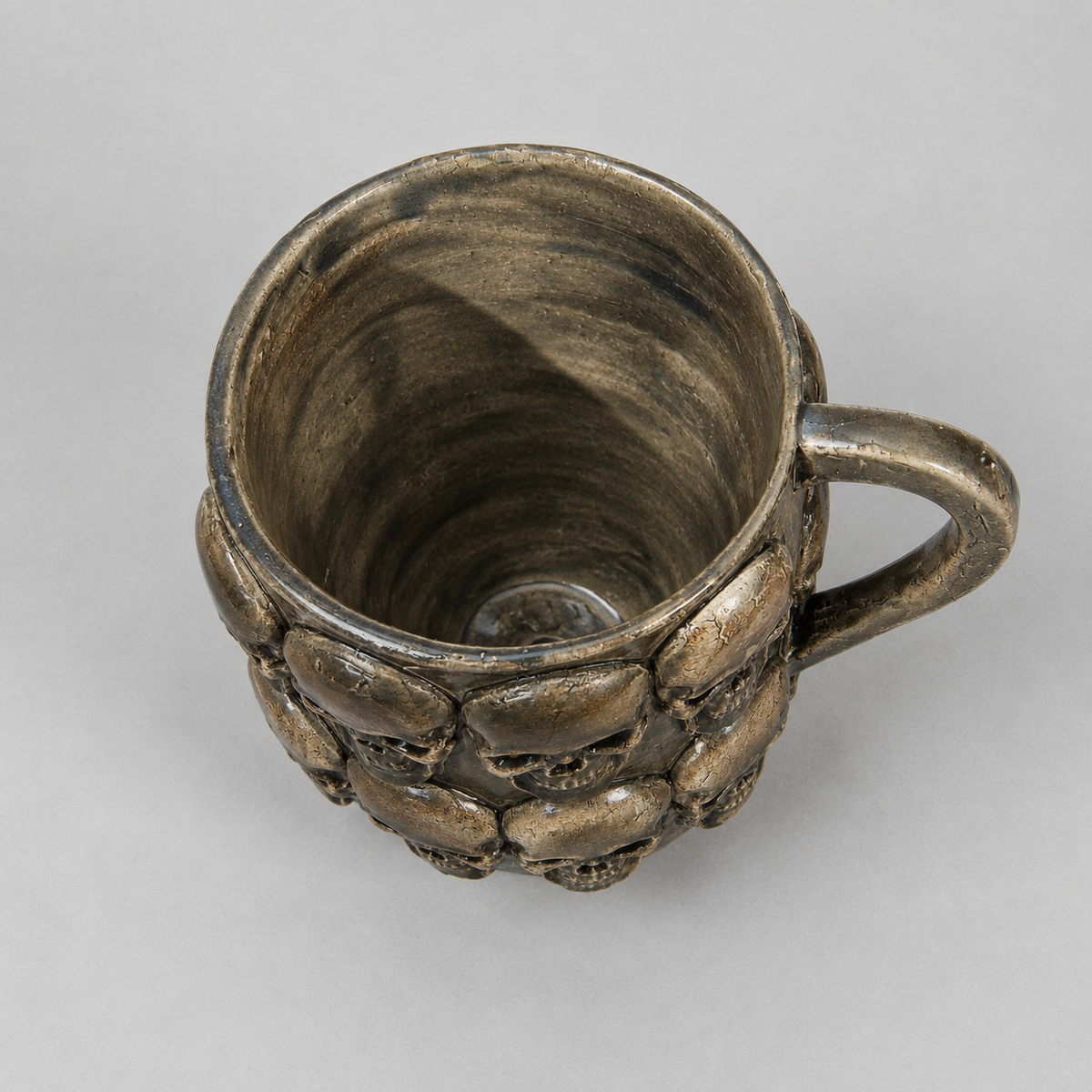 Skull Legion Ceramic Mug – Forged in Shadow, Ø8.5×10 cm by Red Raven Pottery