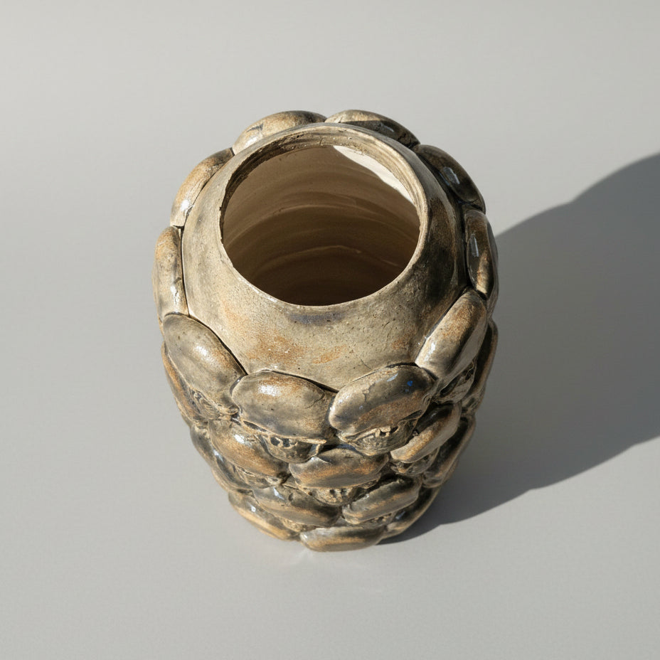 Skull Legion Ceramic Vase – Gothic Botanical Sanctuary, Ø7.5 × 21 cm by Red Raven Pottery