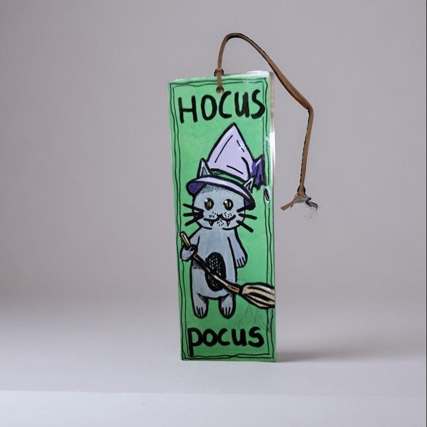 Spellbound Familiar Illustrated Bookmark – Witchy Reading Companion, 18 cm by Hook & Hex