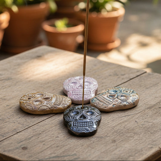 Sugar Skull Ceramic Incense Holder – Smoke & Remembrance, Ø9.5 × 1 cm by Red Raven Pottery
