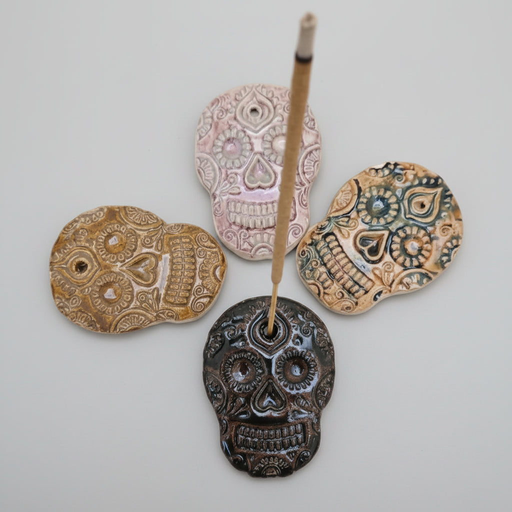 Sugar Skull Ceramic Incense Holder – Smoke & Remembrance, Ø9.5 × 1 cm by Red Raven Pottery