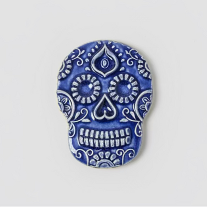 Sugar Skull Magnet – Day of the Dead Ceramic Ornament, 7.5×5 cm by Red Raven Pottery