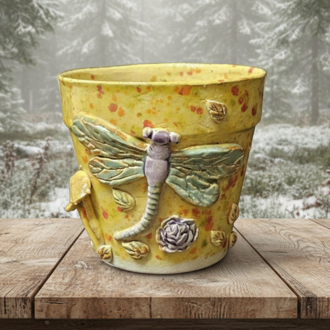 Sunlit Dragonfly Ceramic Planter – Freckled Renewal Vessel, Ø10×9 cm by Red Raven Pottery