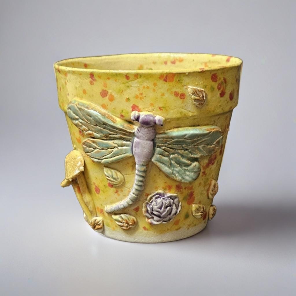 Sunlit Dragonfly Ceramic Planter – Freckled Renewal Vessel, Ø10×9 cm by Red Raven Pottery