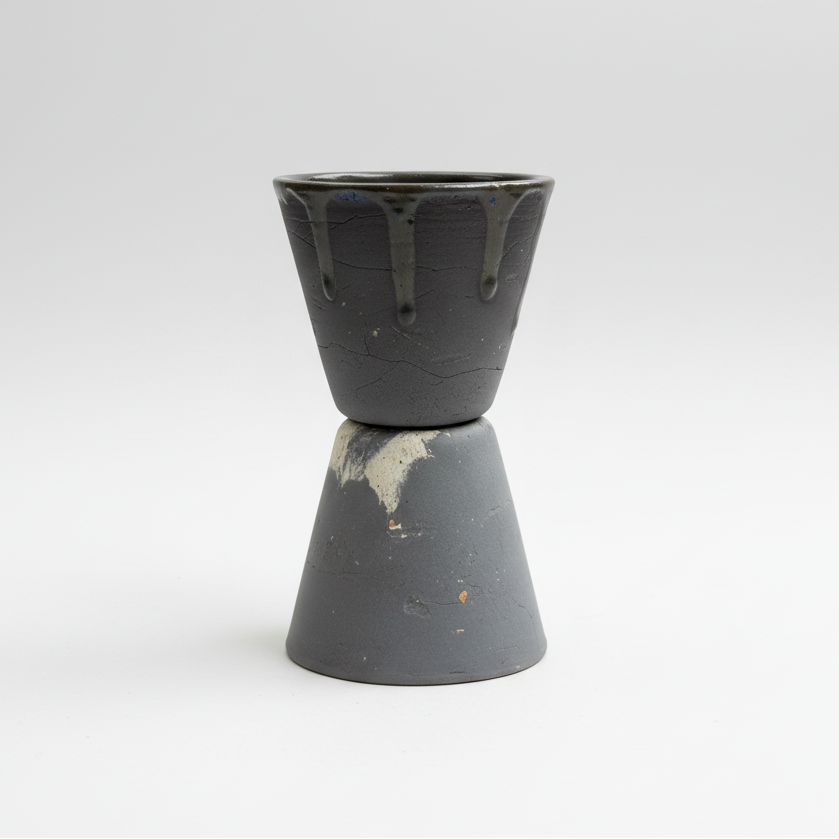 Thermal Mud Ceramic Planter – Elevated Form for Rooted Growth, Ø7×12 cm by Red Raven Pottery