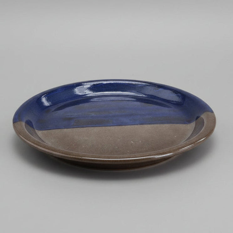 Tidebound Divide Ceramic Plate – Elements Meeting in Quiet RItual, Ø21 cm by Red Raven Pottery