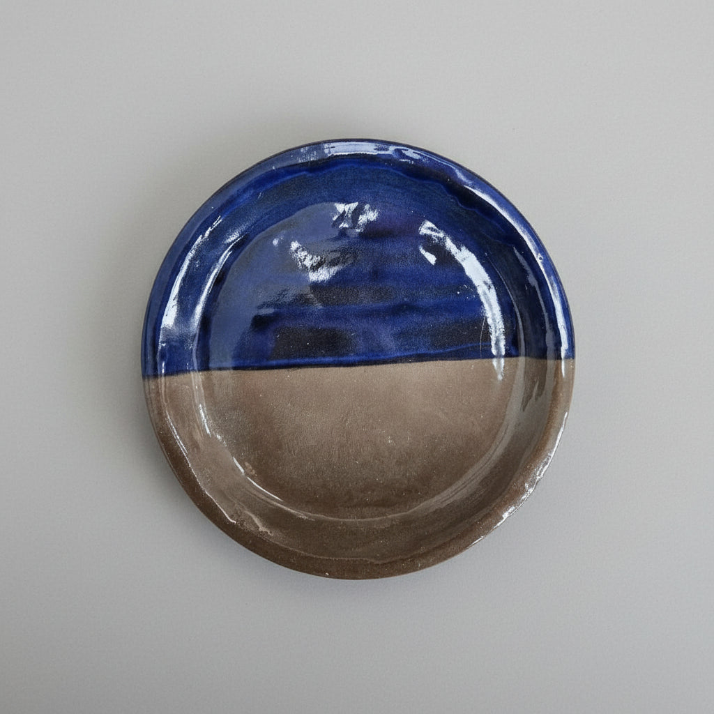 Tidebound Divide Ceramic Plate – Elements Meeting in Quiet RItual, Ø21 cm by Red Raven Pottery