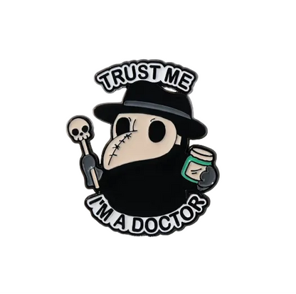 Trust Me I’m a Doctor Lapel Pin – Plague Doctor Metal Badge, 2 × 3 cm