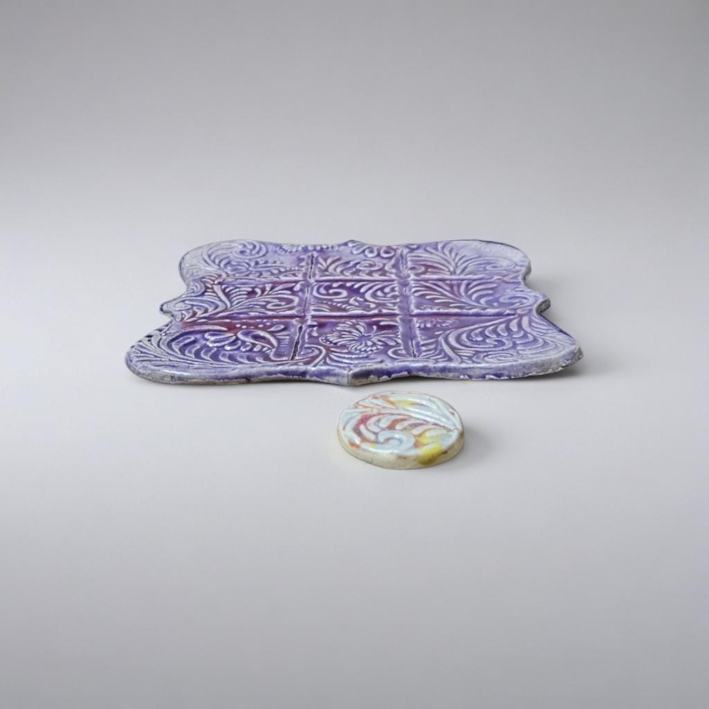 Victorian Bloom Pocket Tic Tac Toe – Artisan Travel Companion, 11×11 cm by Red Raven Pottery