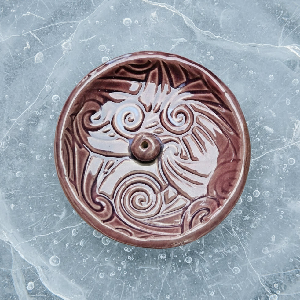 Violet Wave Ceramic Incense Holder – Tide-Quiet Ritual Vessel, Ø8 cm by Red Raven Pottery
