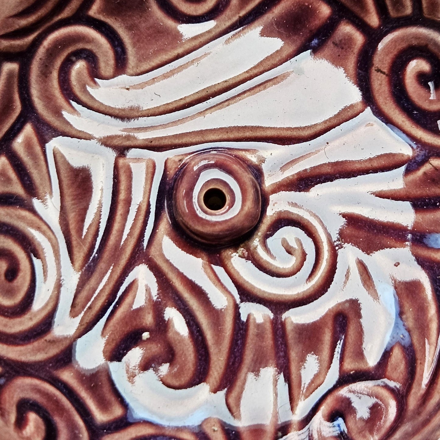 Violet Wave Ceramic Incense Holder – Tide-Quiet Ritual Vessel, Ø8 cm by Red Raven Pottery