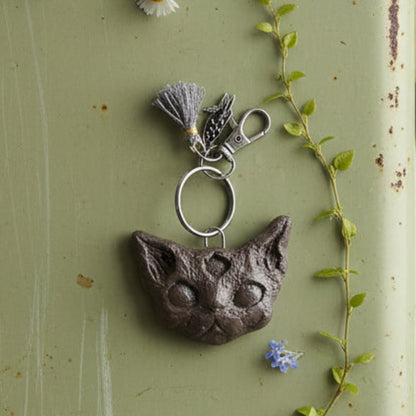 Wicca Cat Keychain – Familiar Spirit Ceramic Charm, 5.5×3.5 cm by Red Raven Pottery