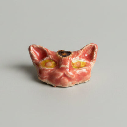 Wicca Cat Magnet – Familiar Spirit Ceramic Ornament, 5×4 cm by Red Raven Pottery