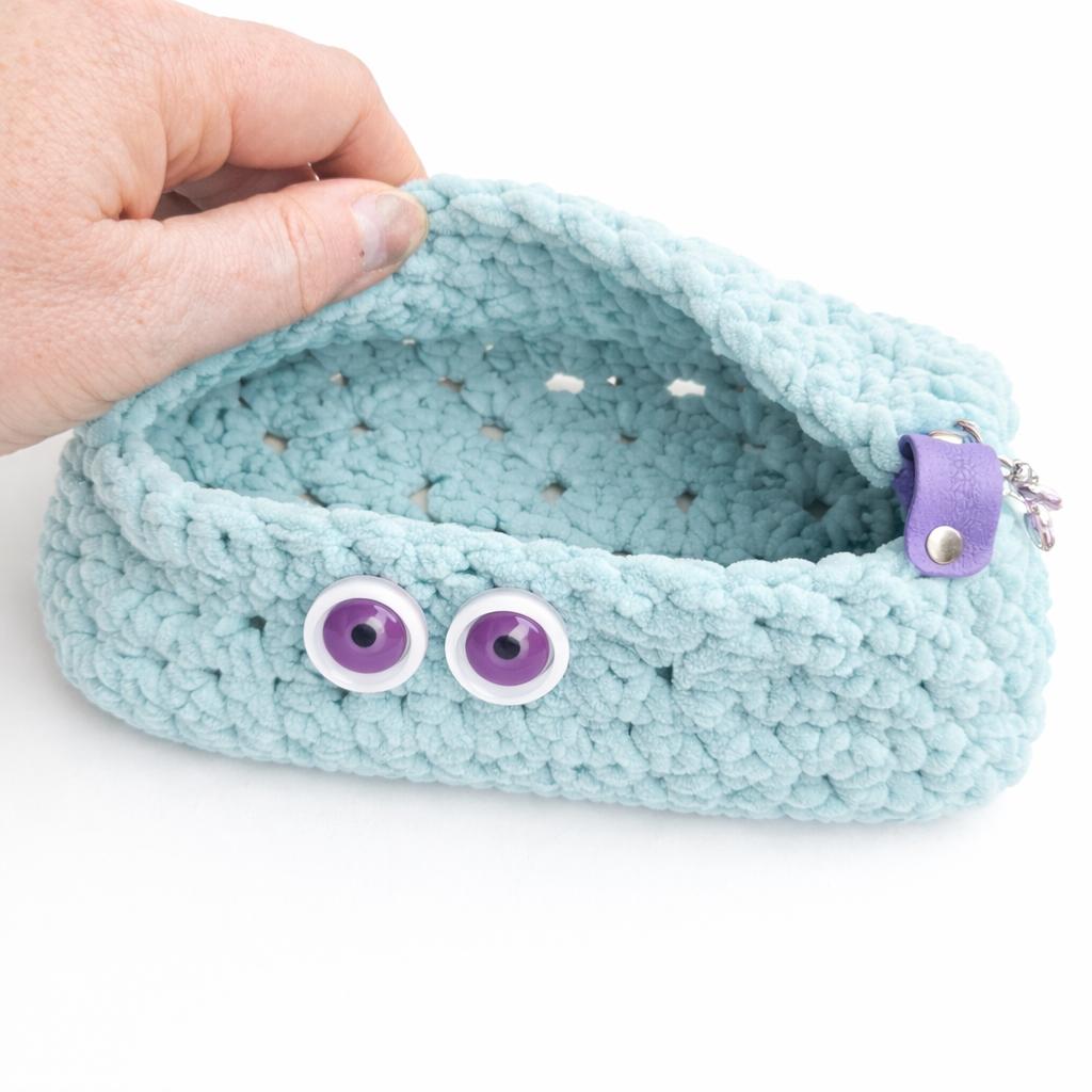 Witchy Wobble Crochet Pouch – Spooky Pen Organizer, 22 × 10 cm by Hook & Hex