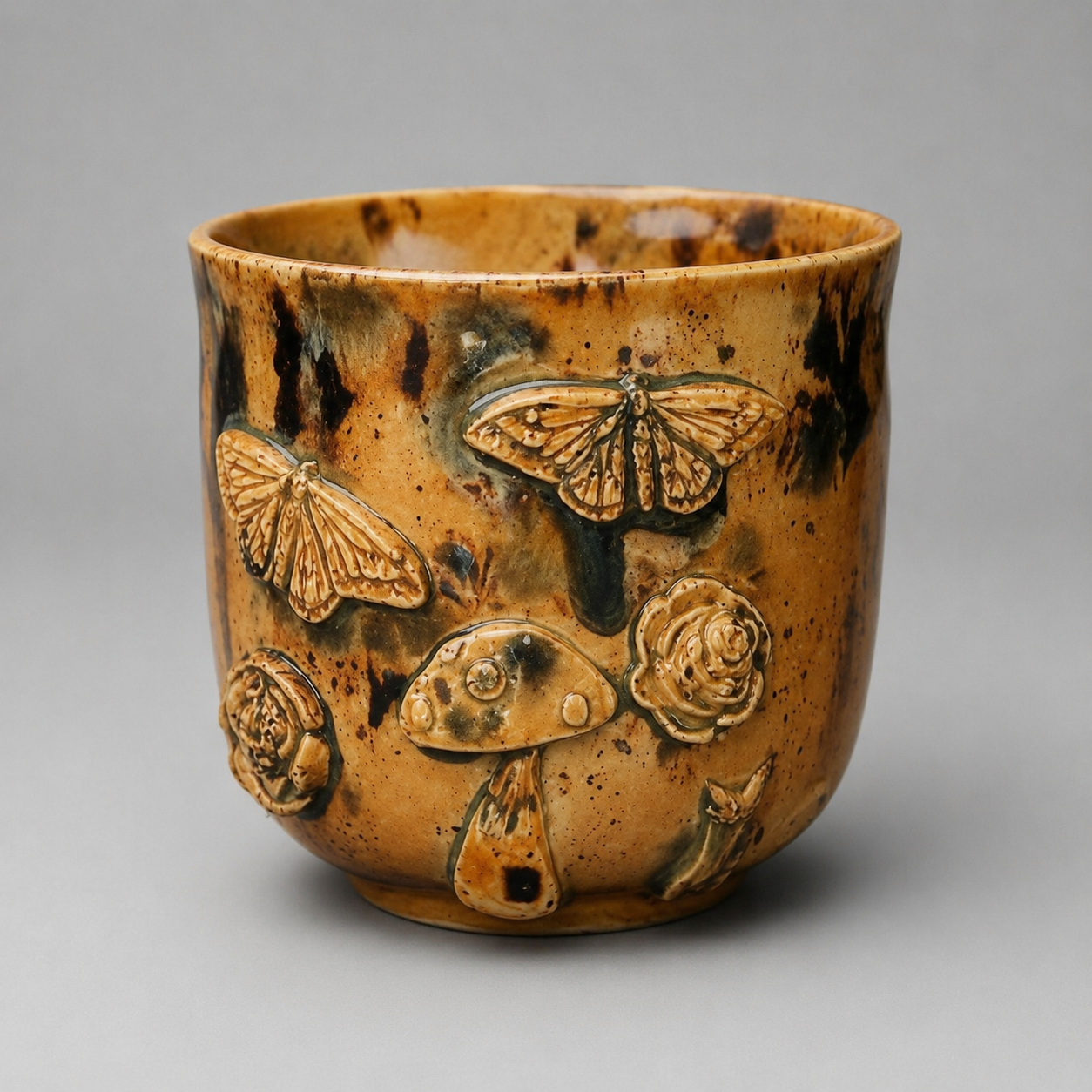 Woodland Life Ceramic Planter – Living Forest in Clay, Ø8×8.5 cm by Red Raven Pottery